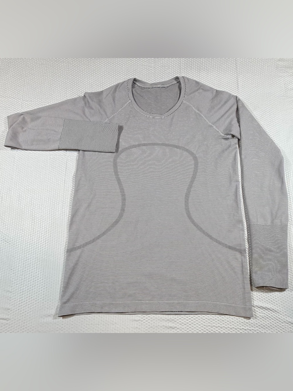 Lululemon Swiftly Tech Long Sleeve Women’s 12 Gray Stripe Thumbholes Running